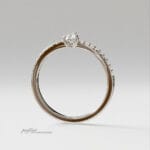 ペアシェイプカットダイヤの婚約指輪